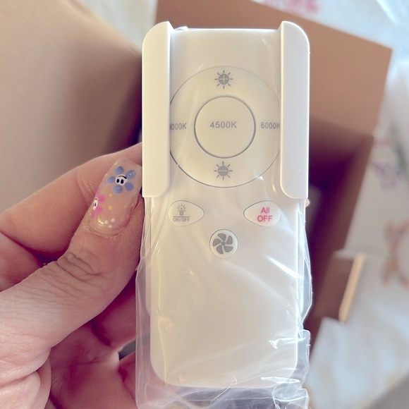 Brand New Socket Ceiling Fan 3-Color LED Light Dimmable Remote Control White - Picture 11 of 16